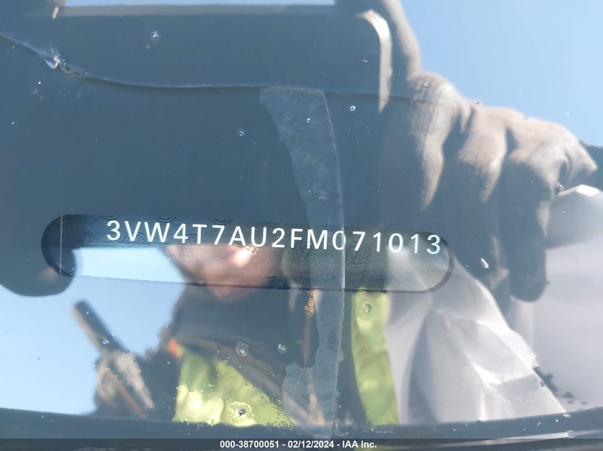 2015 VOLKSWAGEN GOLF GTI 2.0T SE 4-DOOR - 3VW4T7AU2FM071013