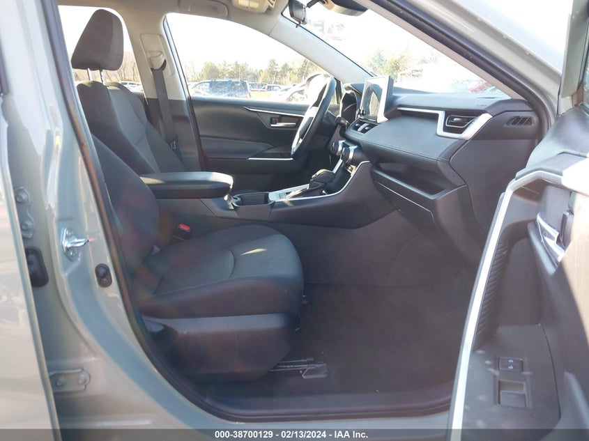 VIN 2T3W1RFV0PW262413 2023 TOYOTA RAV4 XLE/XLE PREMIUM