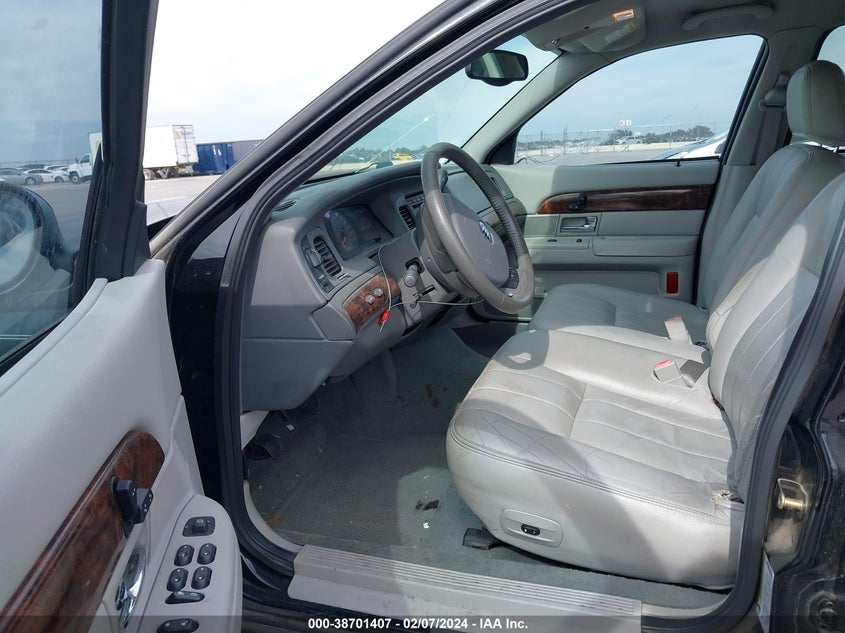 2005 Mercury Grand Marquis Ls/Lse VIN: 2MEFM75W35X633247 Lot: 38701407