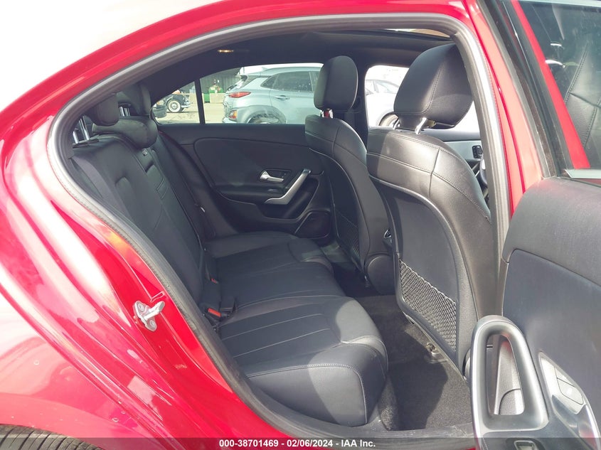 VIN WDD3G4EB6KW013299 2019 MERCEDES-BENZ A 220