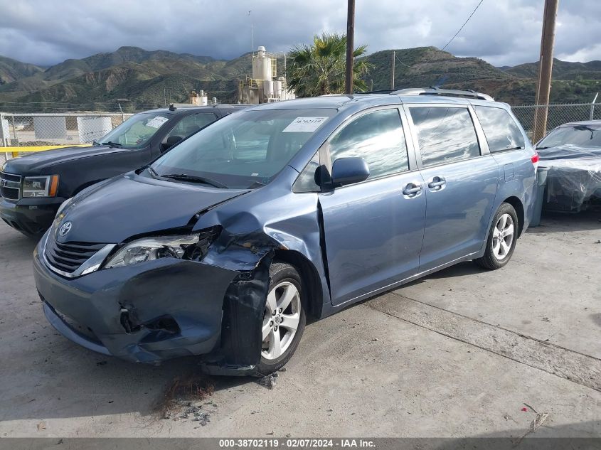 5TDKK3DC2ES467739 2014 Toyota Sienna Le V6 8 Passenger