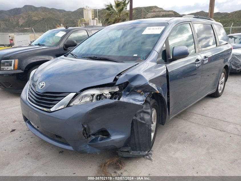 5TDKK3DC2ES467739 2014 Toyota Sienna Le V6 8 Passenger