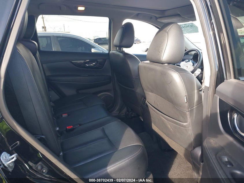 VIN 5N1AT2MT5KC714229 2019 NISSAN ROGUE SL