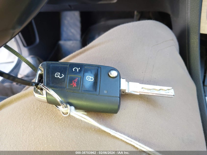 2015 VOLKSWAGEN GOLF SPORTWAGEN TDI S 4-DOOR - 3VWCA7AU9FM501881