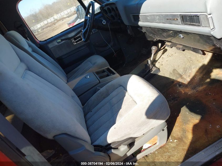 1990 Chevrolet Blazer V10 VIN: 1GNEV18K2LF168704 Lot: 38704194