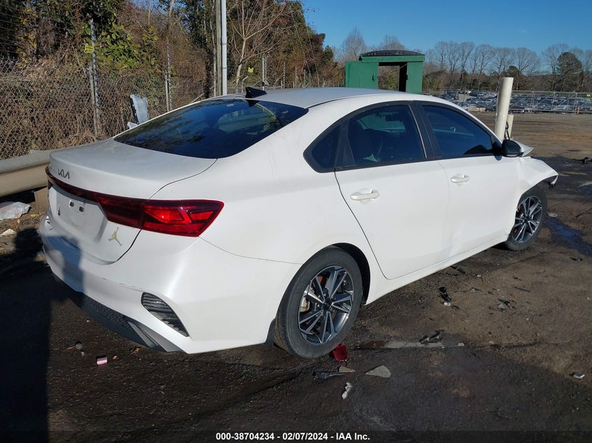 VIN 3KPF24AD0NE426010 2022 KIA FORTE LXS