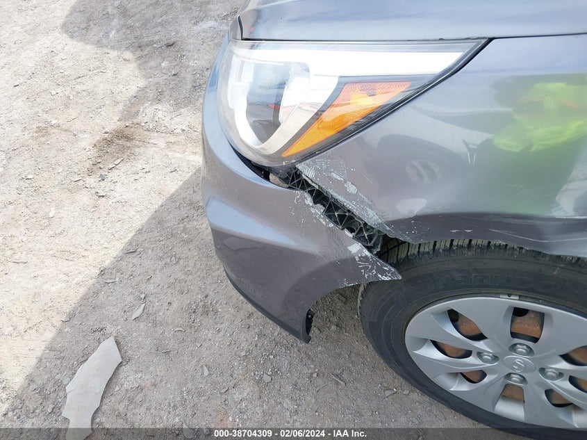 VIN KMHCT5AE4HU321180 2017 HYUNDAI ACCENT SE