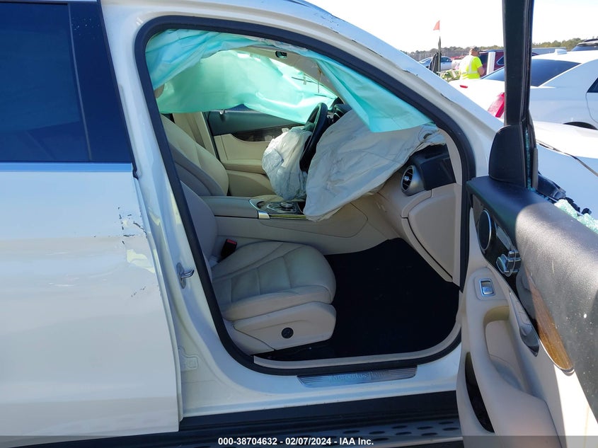 2019 MERCEDES-BENZ GLC 300 VIN: WDC0G4KB0KF501028