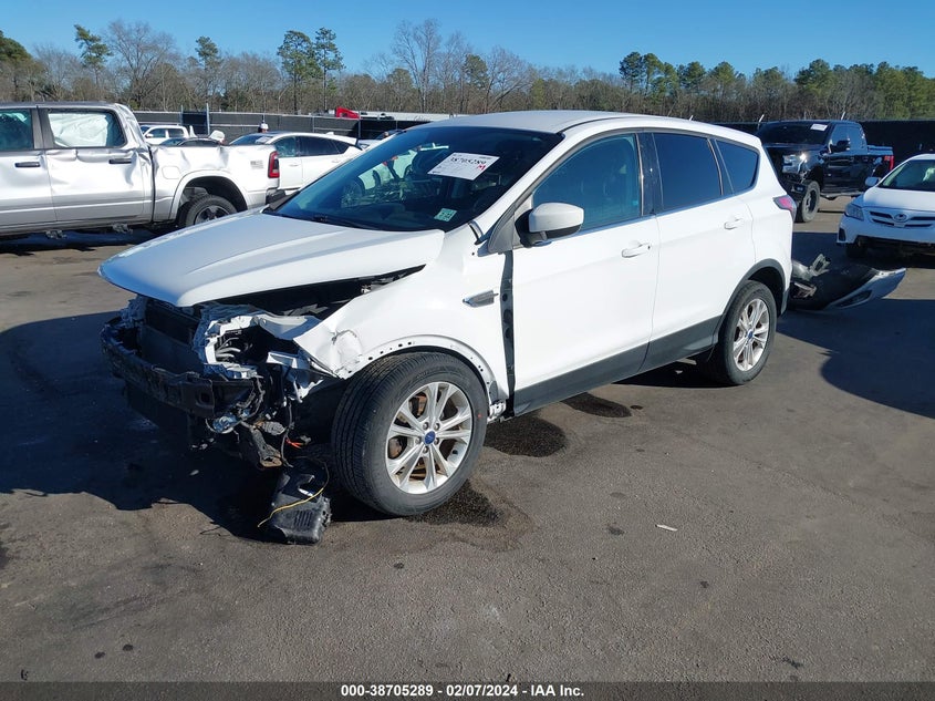VIN 1FMCU0GD7HUA74235 2017 FORD ESCAPE SE