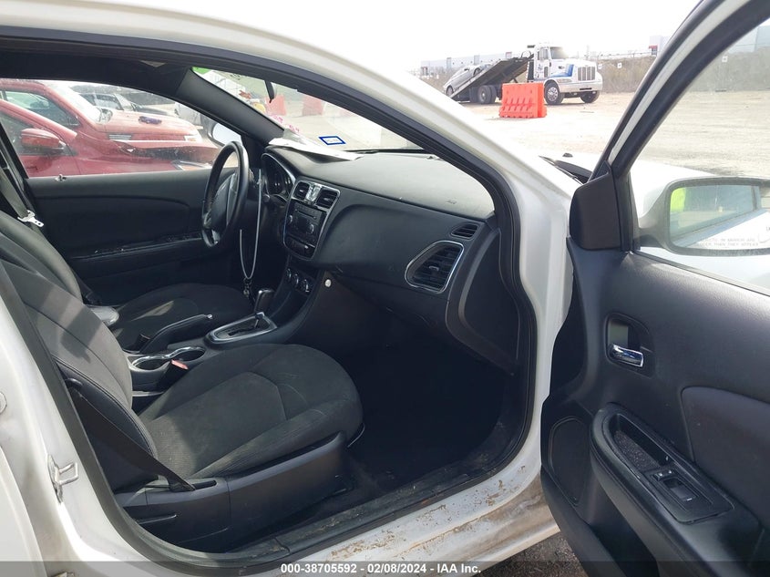 2013 CHRYSLER 200 TOURING - 1C3CCBBB8DN609932