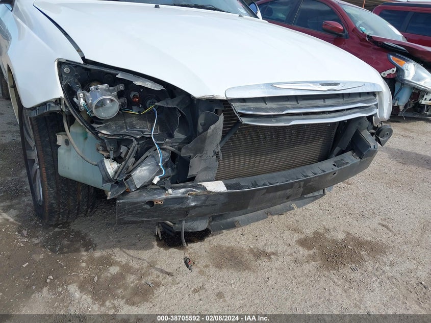 2013 CHRYSLER 200 TOURING - 1C3CCBBB8DN609932