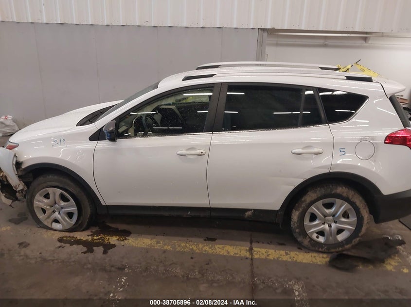 2015 TOYOTA RAV4 LE - JTMBFREV6FJ018649