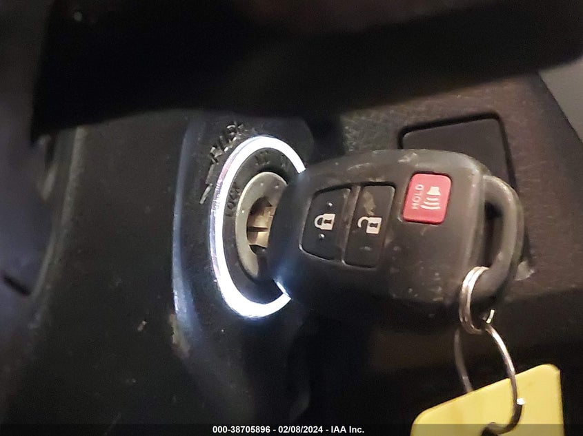 2015 TOYOTA RAV4 LE - JTMBFREV6FJ018649