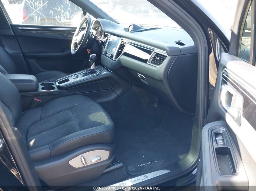 2018 PORSCHE MACAN S - WP1AB2A54JLB30429