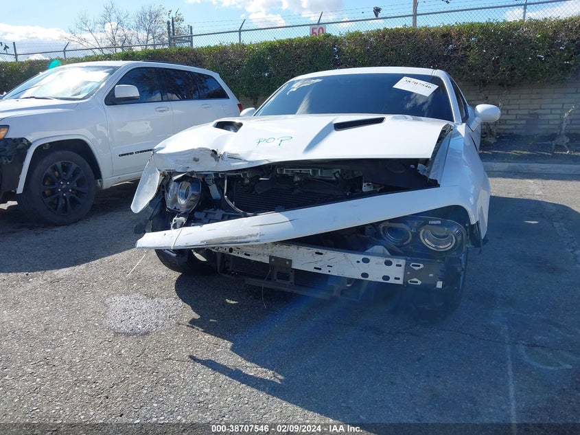 VIN 2C3CDZAGXJH258187 2018 DODGE CHALLENGER SXT PLUS