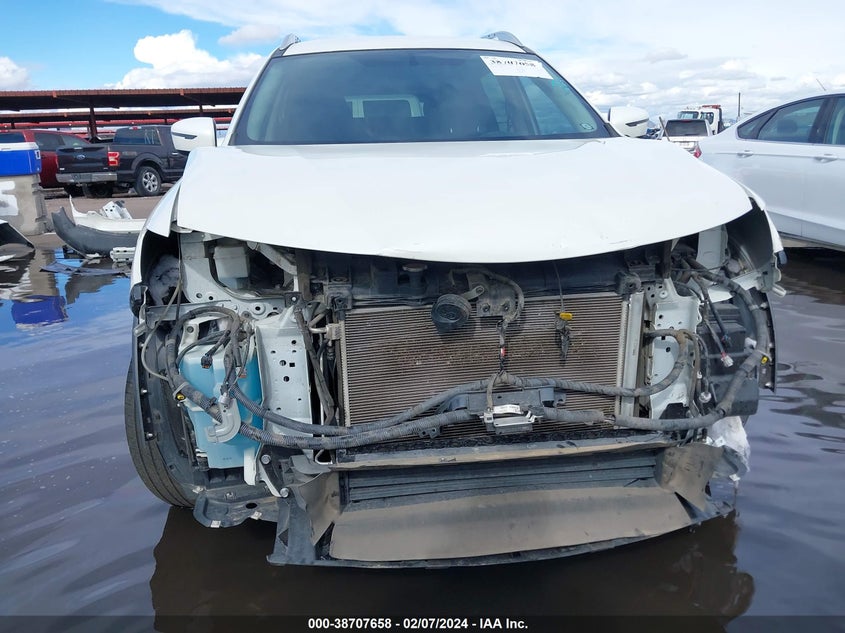 2018 NISSAN ROGUE SV - KNMAT2MV0JP514226