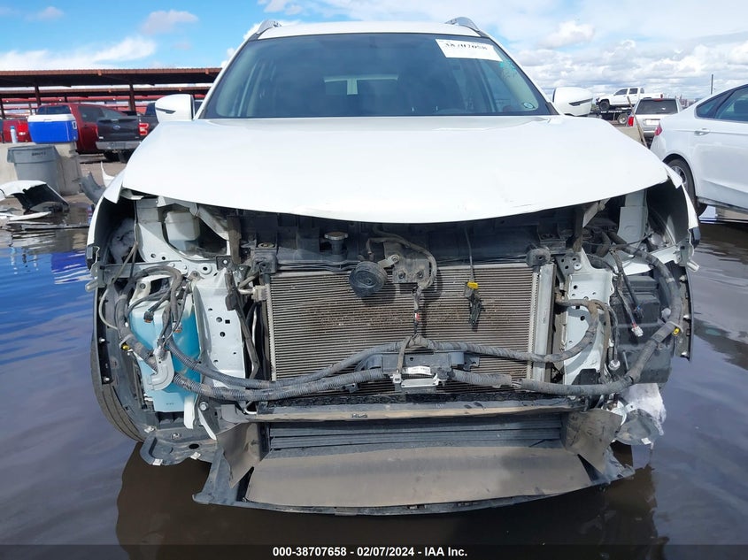 2018 NISSAN ROGUE SV - KNMAT2MV0JP514226