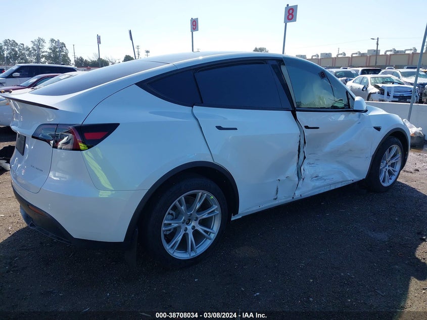 VIN 7SAYGDEE7PA093380 2023 TESLA MODEL Y