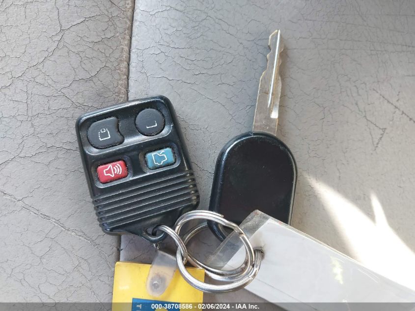 2008 Ford Explorer Xlt VIN: 1FMEU73E18UA74425 Lot: 38708586