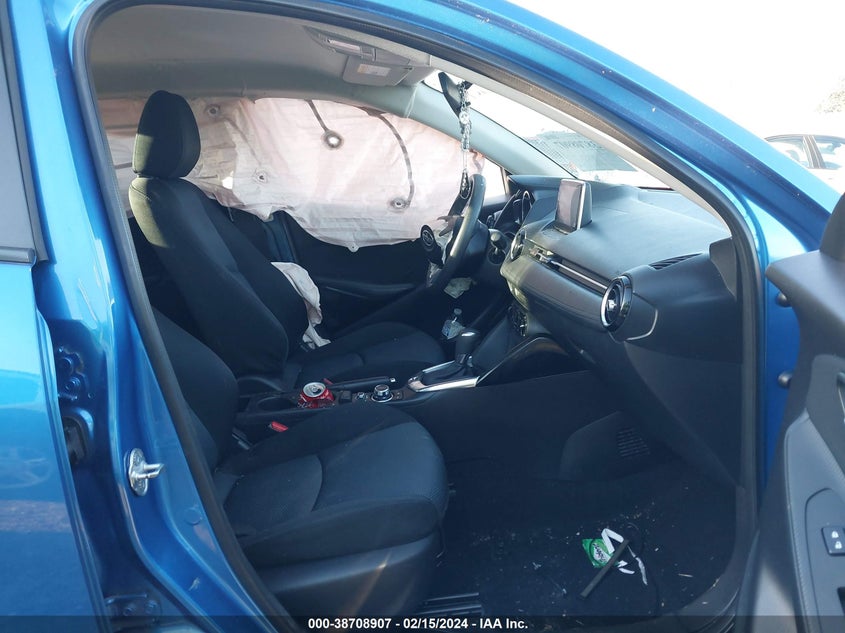 2016 Scion Ia VIN: 3MYDLBZV5GY104732 Lot: 38708907