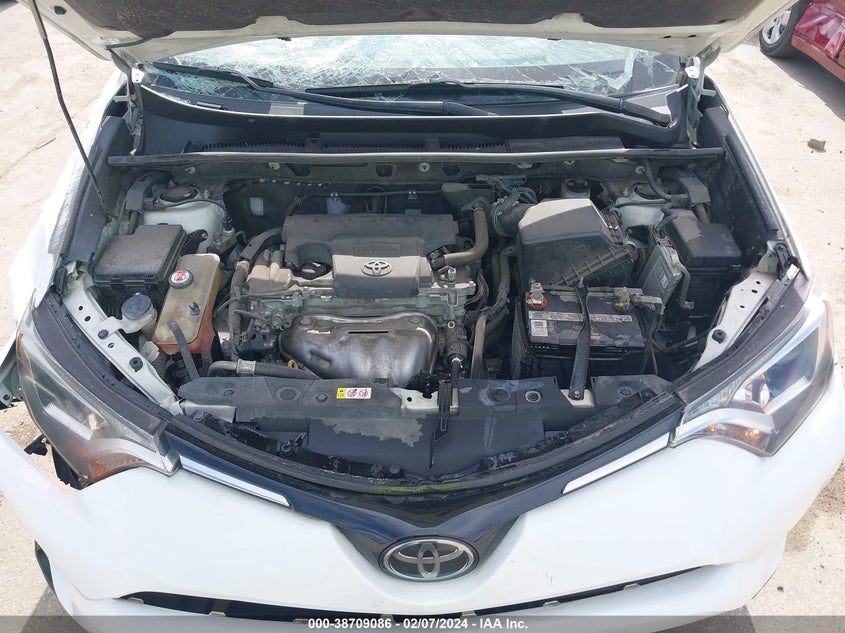 2018 TOYOTA RAV4 LE - JTMZFREV2JJ748775