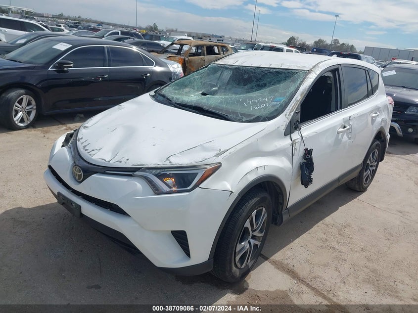 2018 TOYOTA RAV4 LE - JTMZFREV2JJ748775