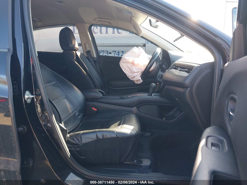 VIN 3CZRU6H32JG720694 2018 HONDA HR-V LX