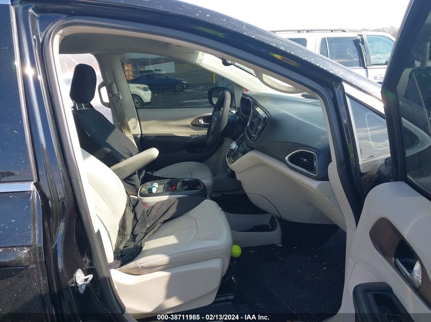 VIN 2C4RC1DG8MR538615 2021 CHRYSLER VOYAGER LXI