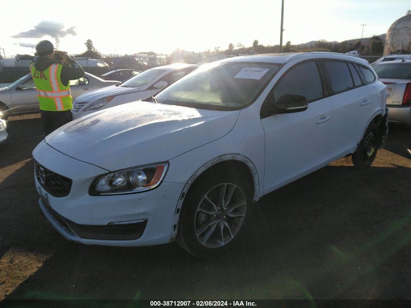 2016 Volvo V60 Cross Country T5 VIN: YV4612HK8G1003271 Lot: 38712007