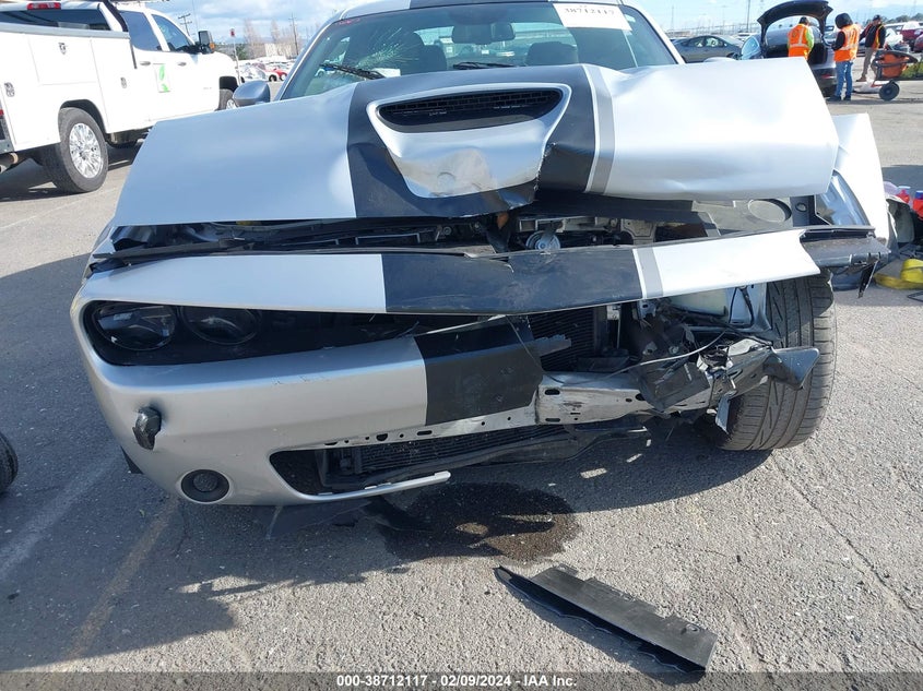 VIN 2C3CDZJG4KH743894 2019 DODGE CHALLENGER GT