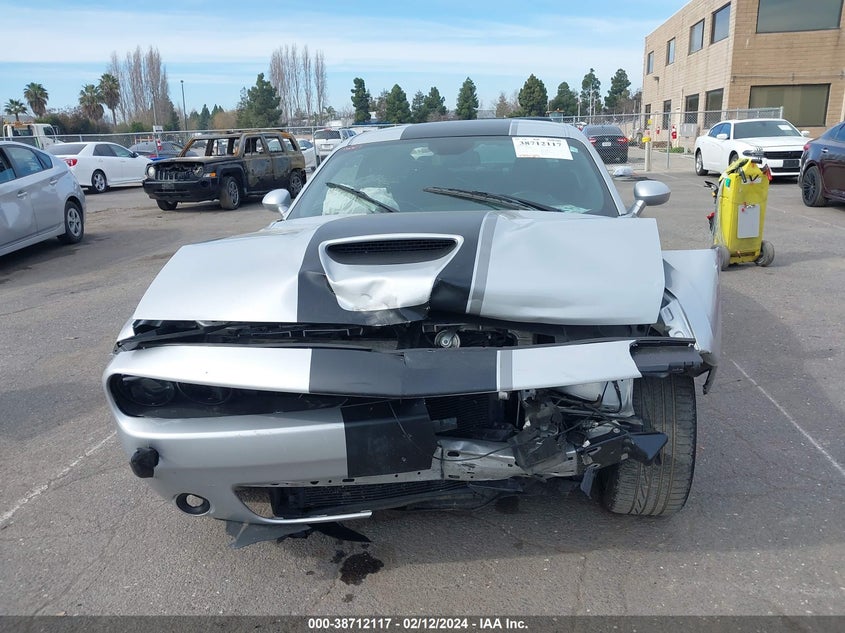 VIN 2C3CDZJG4KH743894 2019 DODGE CHALLENGER GT
