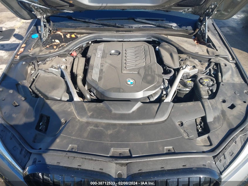 VIN WBA7T2C00NCK17564 2022 BMW 740I