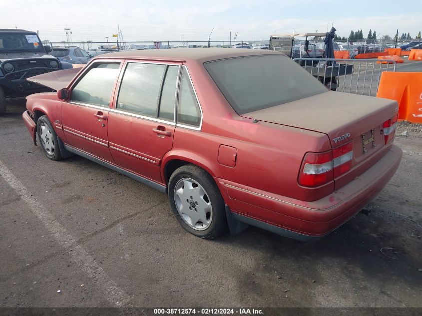 1998 Volvo S90 VIN: YV1KS9605W1125605 Lot: 38712574