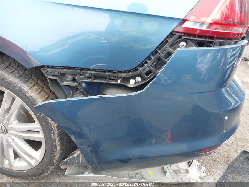 2015 VOLKSWAGEN GOLF SPORTWAGEN TDI SE 4-DOOR - 3VWCA7AU5FM508794