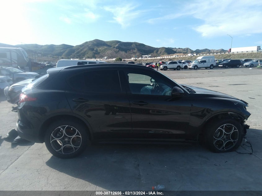 VIN ZASPAJAN7N7D38108 2022 ALFA ROMEO STELVIO SPRINT RWD