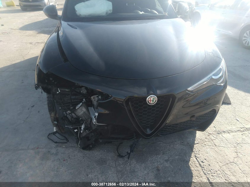 VIN ZASPAJAN7N7D38108 2022 ALFA ROMEO STELVIO SPRINT RWD