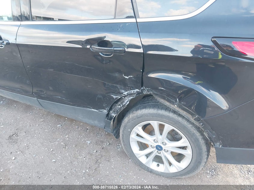 VIN 1FMCU9GD9KUA60929 2019 FORD ESCAPE SE