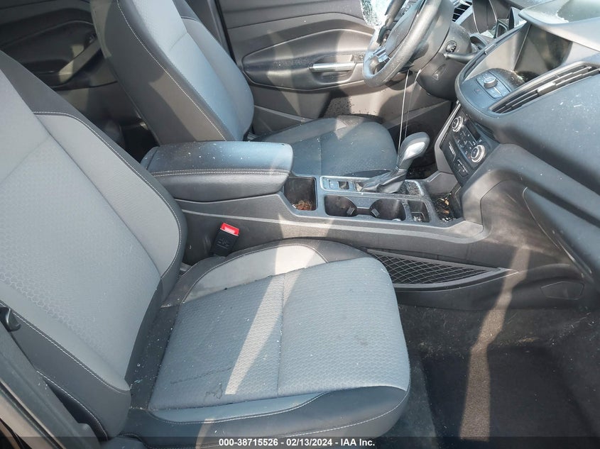 VIN 1FMCU9GD9KUA60929 2019 FORD ESCAPE SE