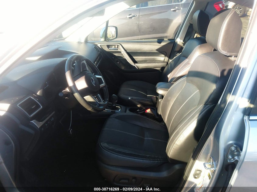 VIN JF2SJAWC5JH604757 2018 SUBARU FORESTER 2.5I TOURING