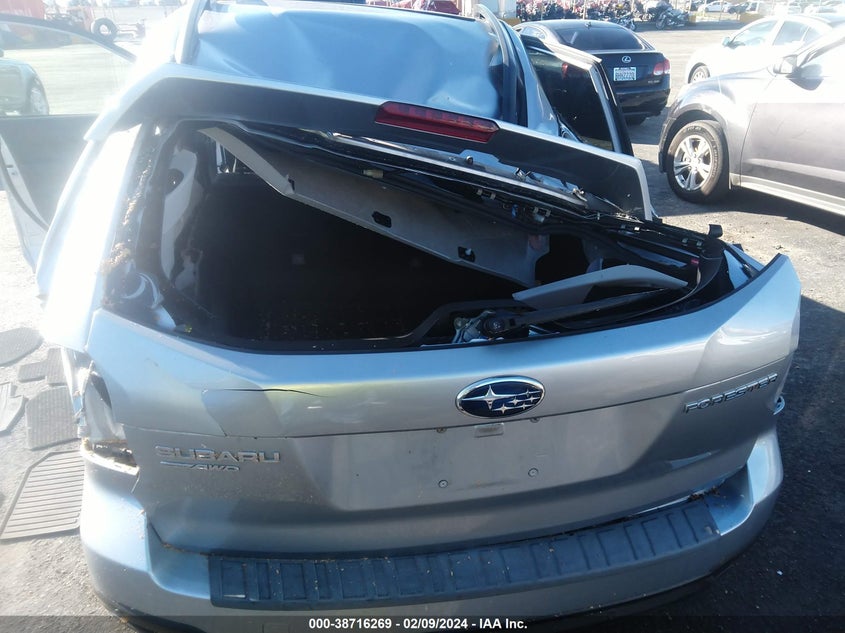 VIN JF2SJAWC5JH604757 2018 SUBARU FORESTER 2.5I TOURING