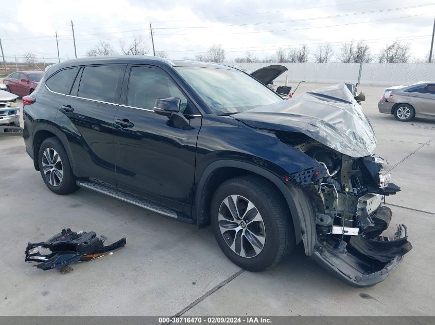 2022 TOYOTA HIGHLANDER XLE - 5TDGZRAH2NS556568