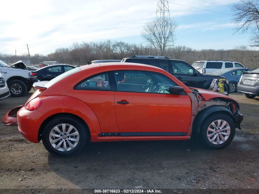 2017 Volkswagen Beetle #Pinkbeetle/1.8T Classic/1.8T S VIN: 3VWF17AT3HM629685 Lot: 38716623