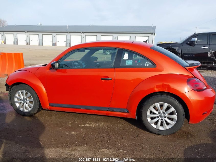 2017 Volkswagen Beetle #Pinkbeetle/1.8T Classic/1.8T S VIN: 3VWF17AT3HM629685 Lot: 38716623