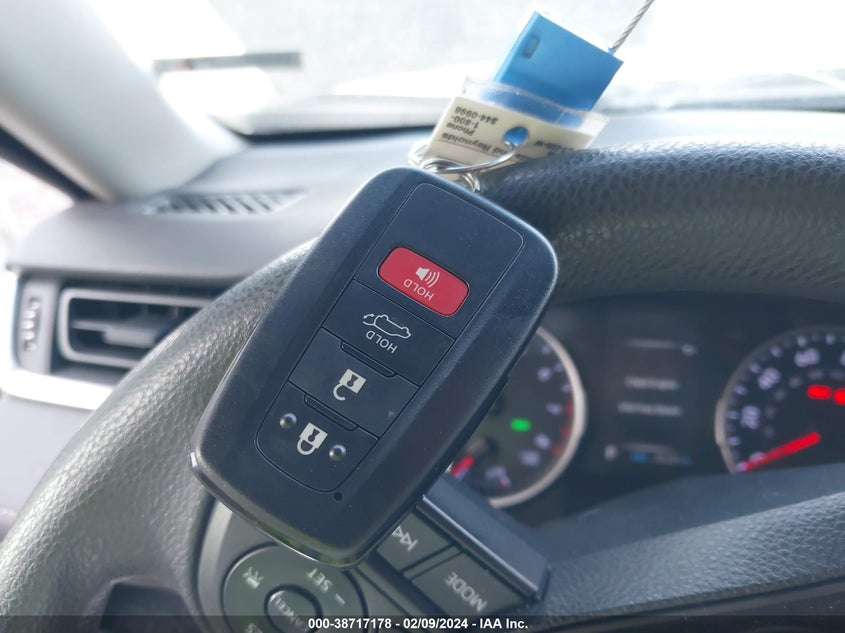VIN JTMW1RFV5LD059573 2020 TOYOTA RAV4 XLE