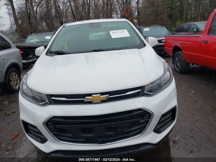 VIN KL7CJKSB3JB643823 2018 CHEVROLET TRAX LS