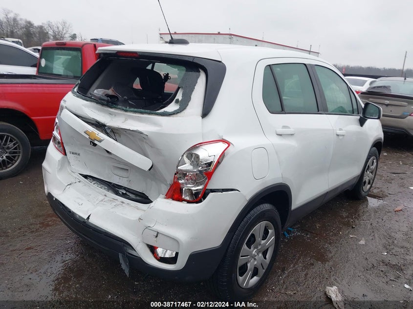 VIN KL7CJKSB3JB643823 2018 CHEVROLET TRAX LS