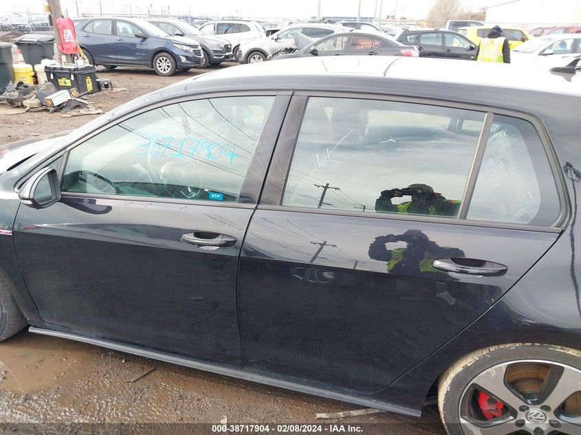 2015 VOLKSWAGEN GOLF GTI 2.0T SE W/PERFORMANCE PACKAGE 4-DOOR - 3VW447AU0FM102899