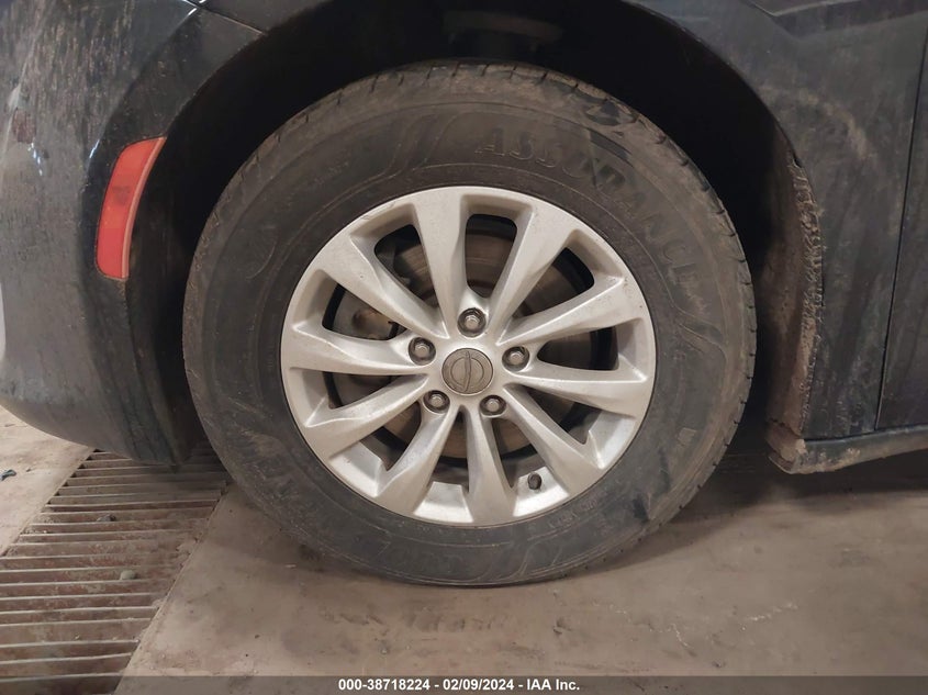 2017 CHRYSLER PACIFICA TOURING L - 2C4RC1BG8HR753274