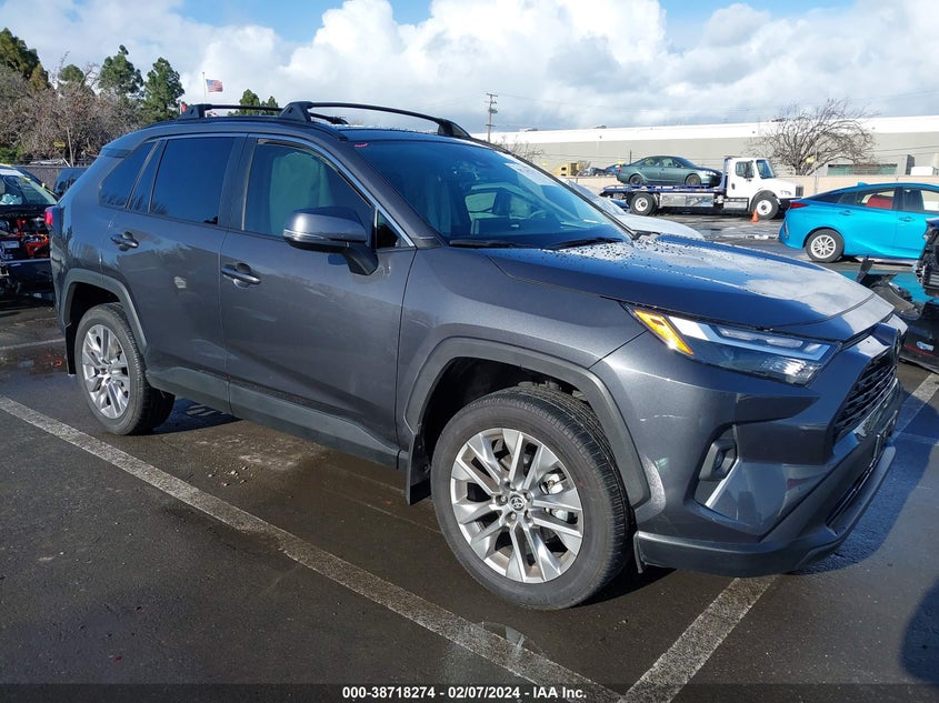 TOYOTA RAV4 XLE PREMIUM 2023