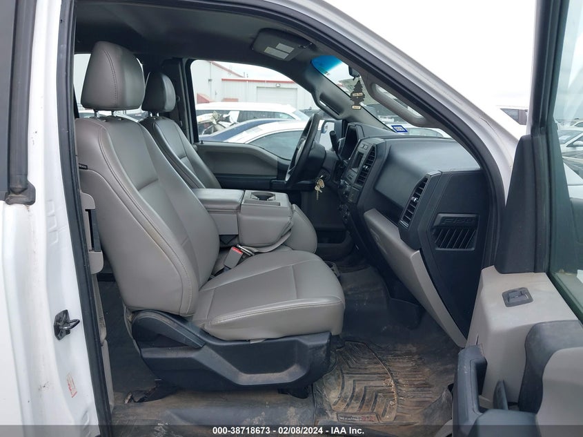 VIN 1FTEX1C81HKC95831 2017 FORD F-150 XL